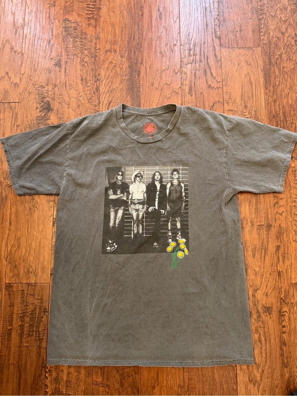 Red Hot Chili Peppers Unlimited Love World Tour 2022 Band T-Shirt Gray M